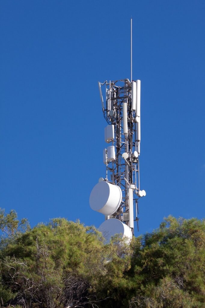 telecommunication mast, radio mast, communication, antenna, reception, news, heaven, blue, radio technology, radio relay, nature, cellular network, radio antenna, cellular, stole, broadcast tower, transmission, transmission mast, wireless, channel, cellular antenna, antenna mast, tower, mast, trees, green