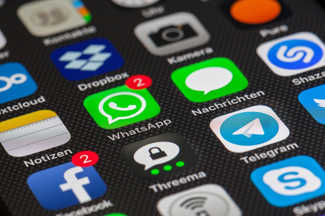 internet, whatsapp, smartphone, Grok AI, Telegram